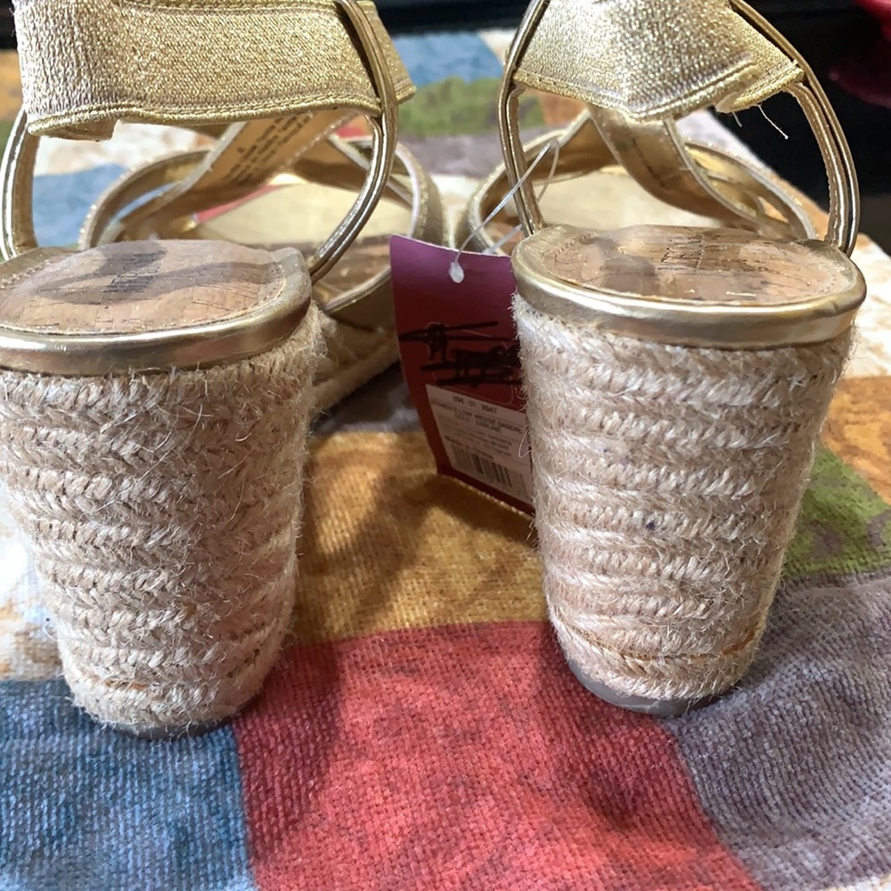 Shoes - Picture 3 of 6